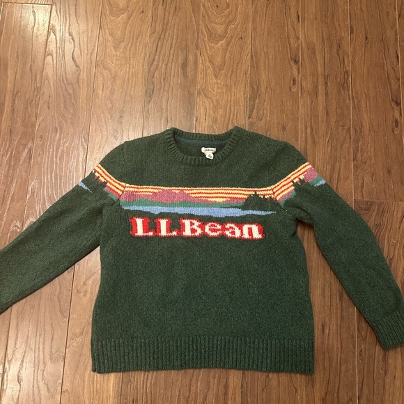 L.L.Bean Bean's Classic Raggwool Crew Sweater in green lambswool - Picture 8 of 9